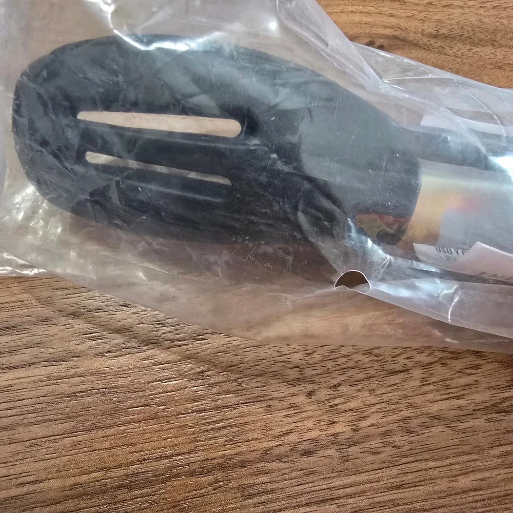 Pampered Chef Large Chef's Tongs 2955 Stainless Steel Silicone Black Silver NEW